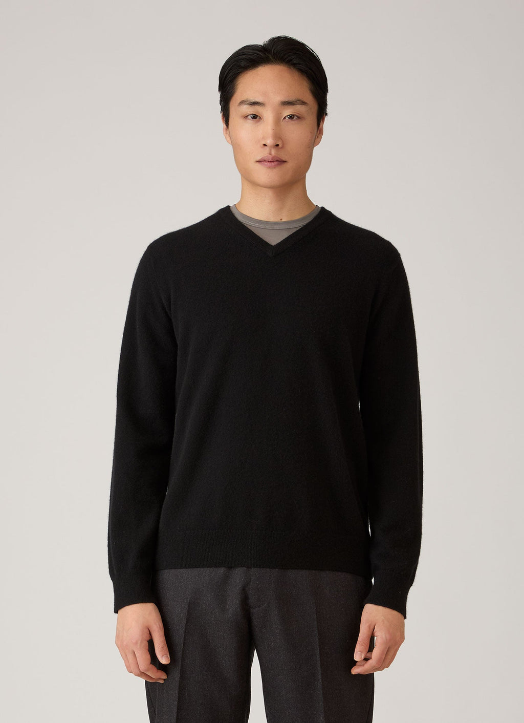 Sunspel Cashmere V-Neck Jumper - Black - model view