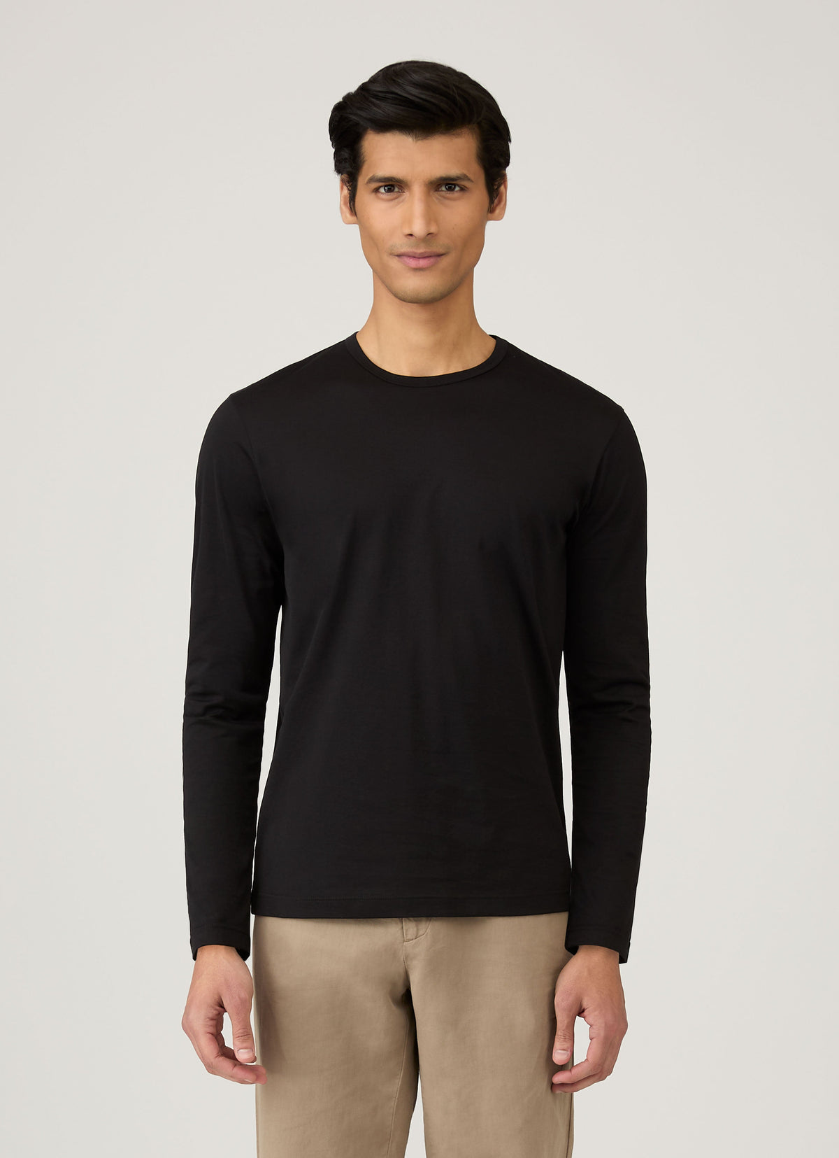 Sunspel Long Sleeve Classic T-Shirt - Black - model view